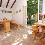 Parada * Kastel Novi