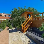 Parada Kastel Novi