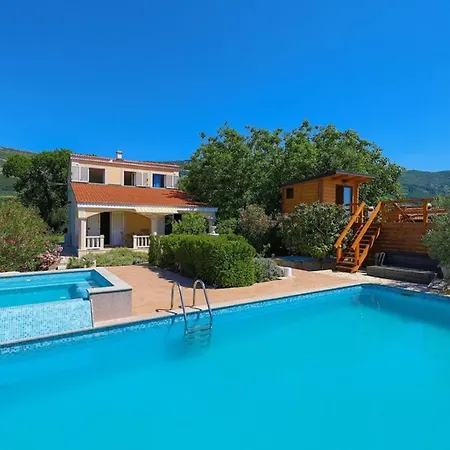 Nyaraló Parada Kaštel Novi